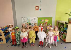 Wspólne zdjęcie dzieci z grupy XII