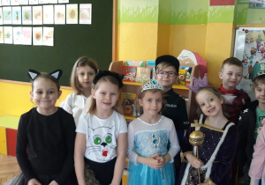 Wspólne zdjęcie dzieci z grupy XI
